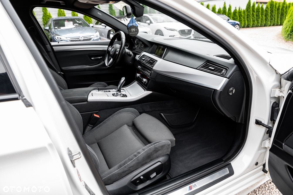BMW Seria 5 520d Touring M Sport Edition - 23