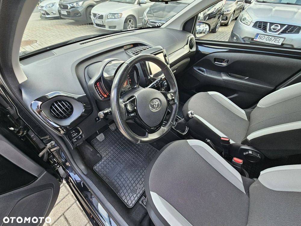 Toyota Aygo x-play touch - 19