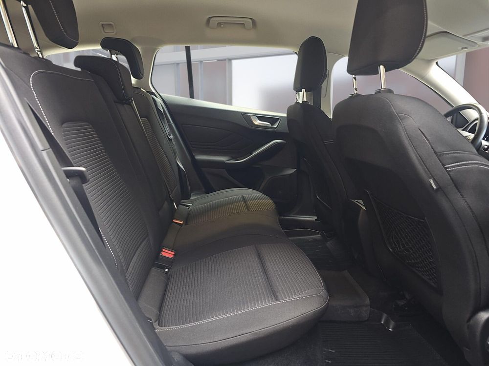 Ford Focus SW 1.5 EcoBlue Titanium - 11