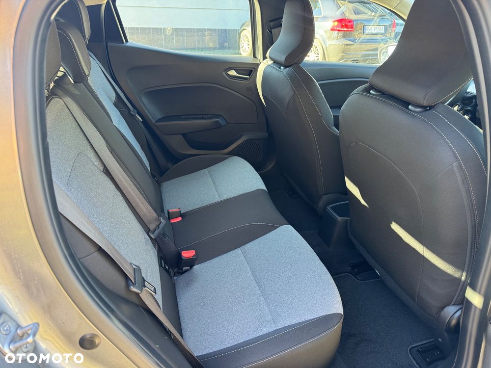 Renault Clio TCe 100 INTENS - 18