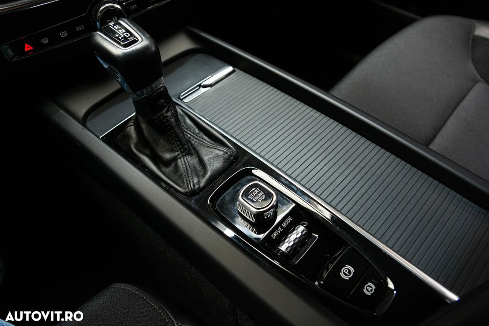 Volvo XC 60 D4 AWD Momentum - 15