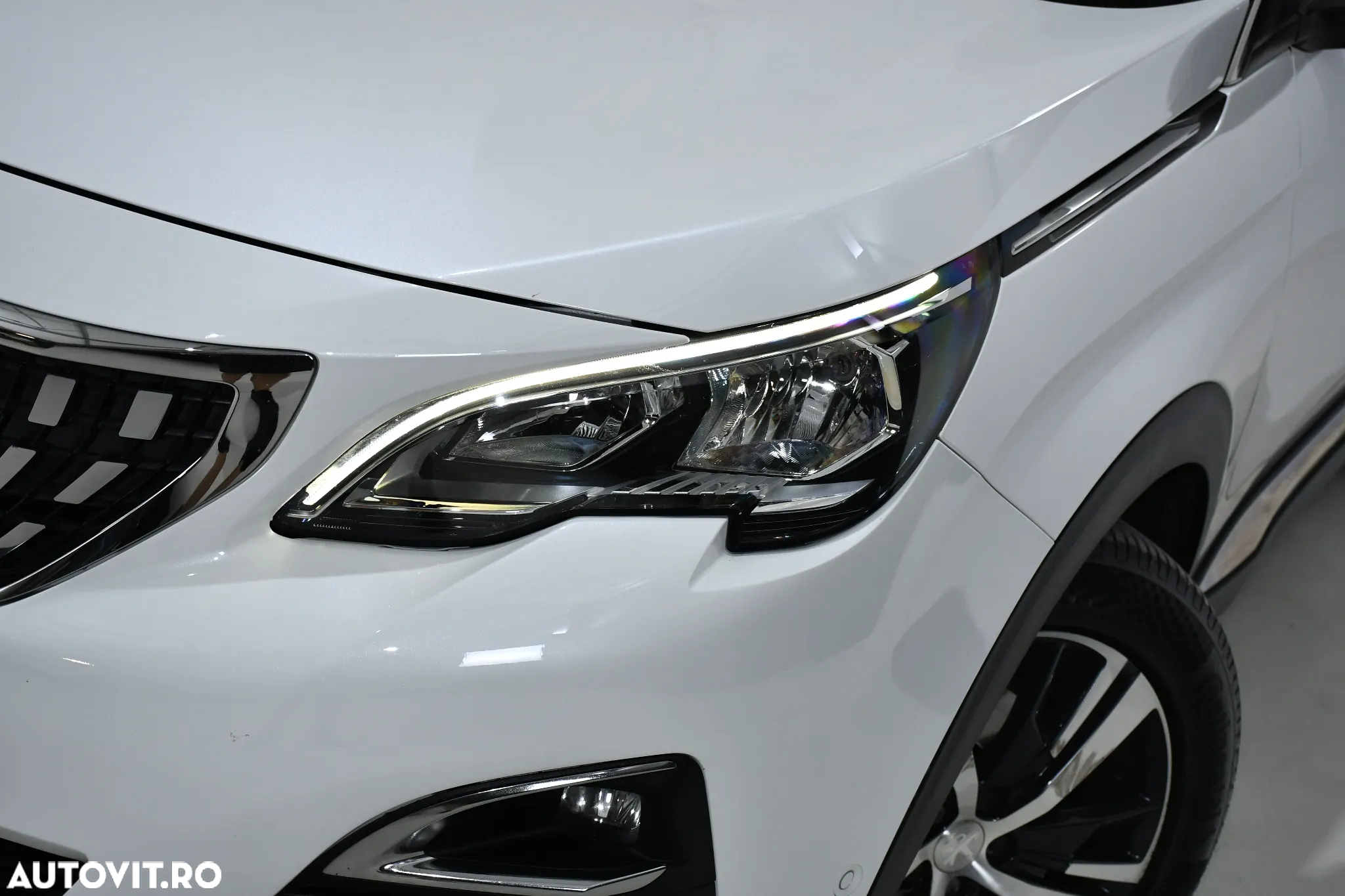 Peugeot 3008 1.2 PureTech 130 EAT8 GT - 19
