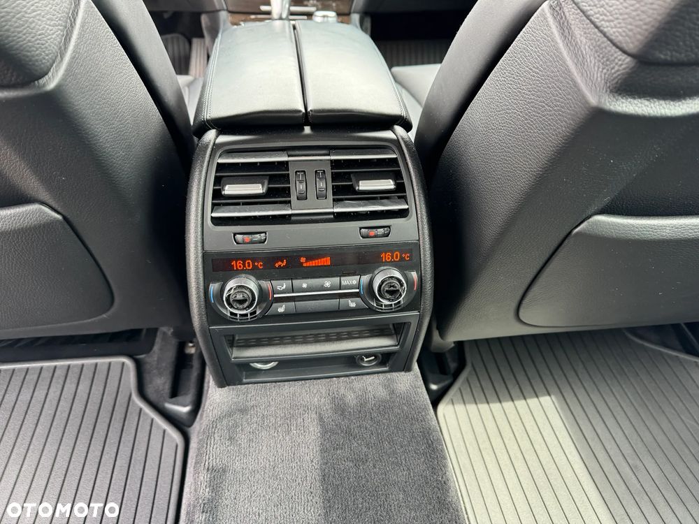 BMW Seria 7 750Li - 20