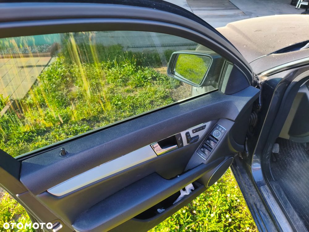 Mercedes-Benz Klasa C 220 CDI DPF Automatik BlueEFFICIENCY - 10