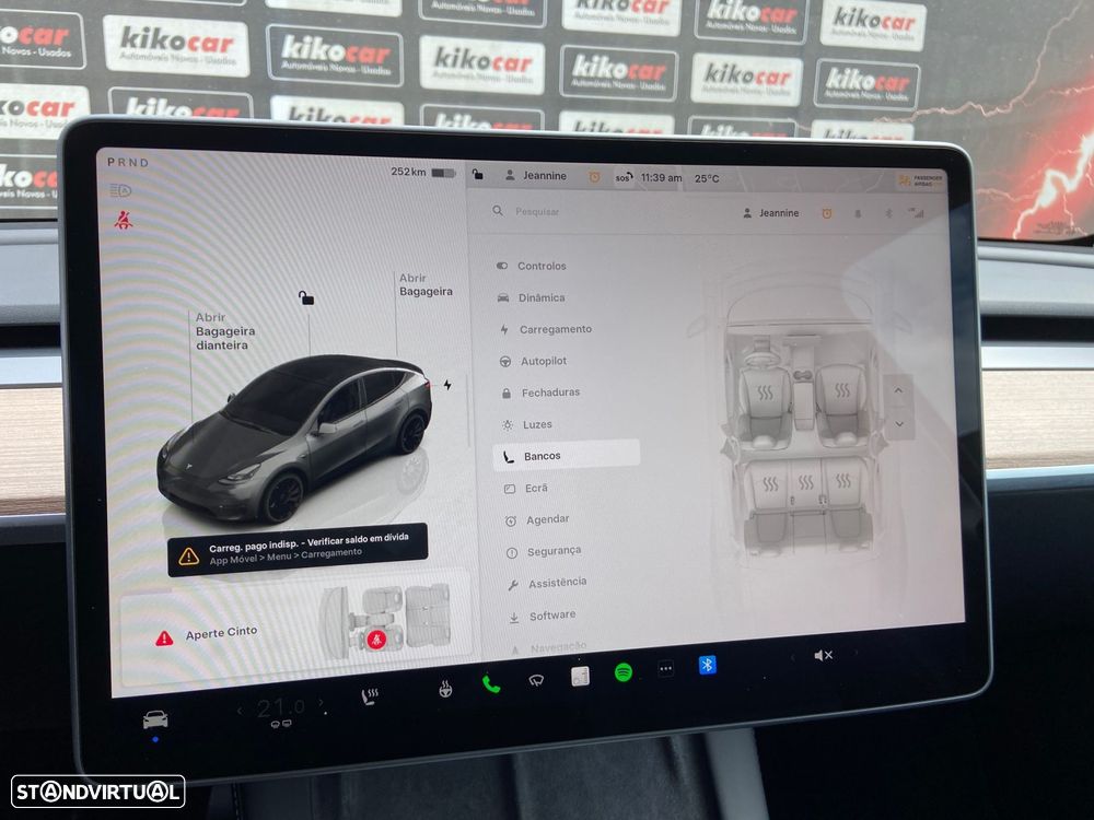 Tesla Model Y Performance Dual Motor AWD - 28