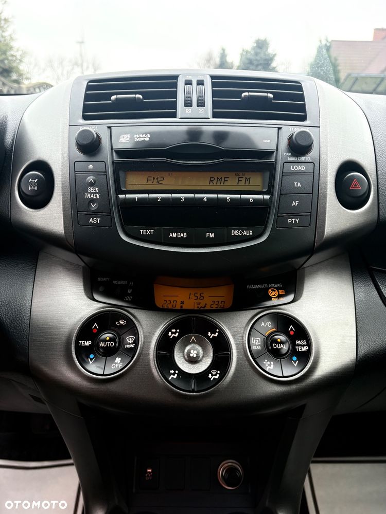 Toyota RAV4 2.2 D-4D Prestige - 38