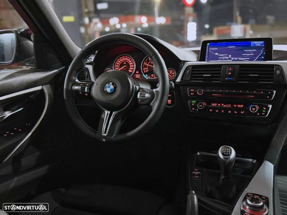 BMW 320 d Sport Line - 16