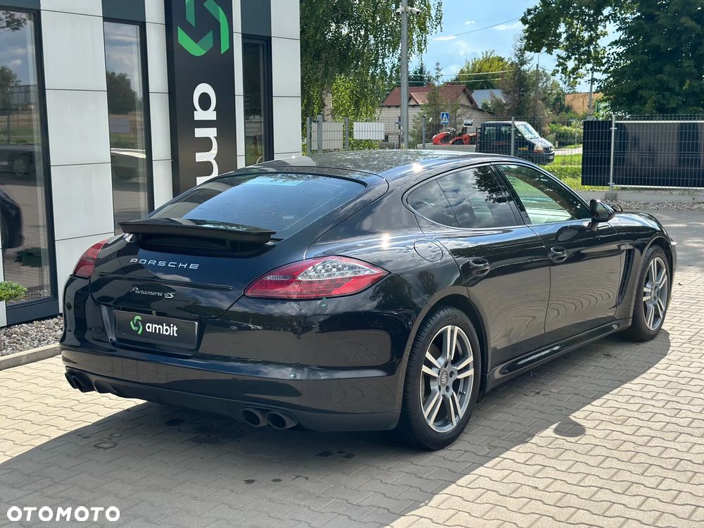 Porsche Panamera 4S - 8