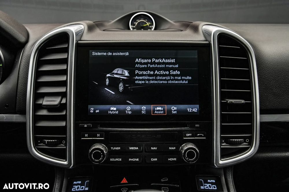 Porsche Cayenne - 28