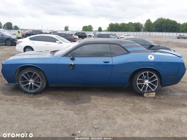 Dodge Challenger - 5