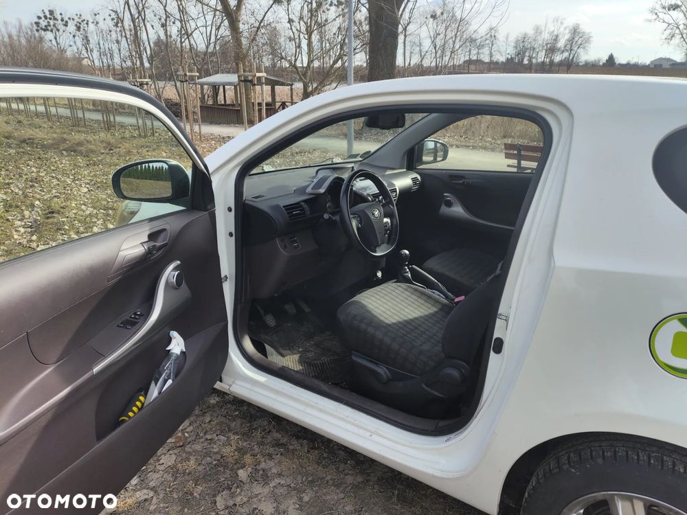 Toyota iQ 1.0 - 5