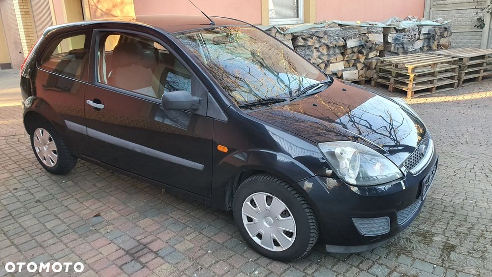 Ford Fiesta 1.3 Ambiente - 8