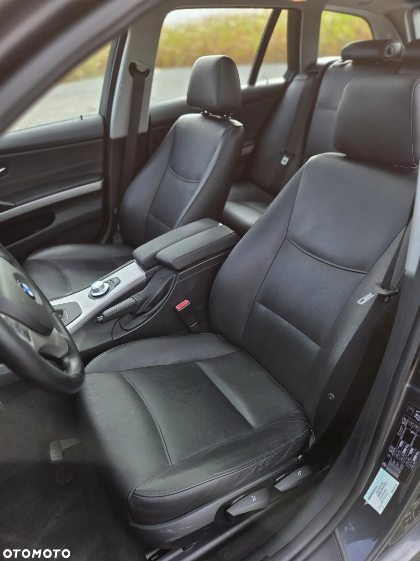 BMW Seria 3 318i Touring - 8