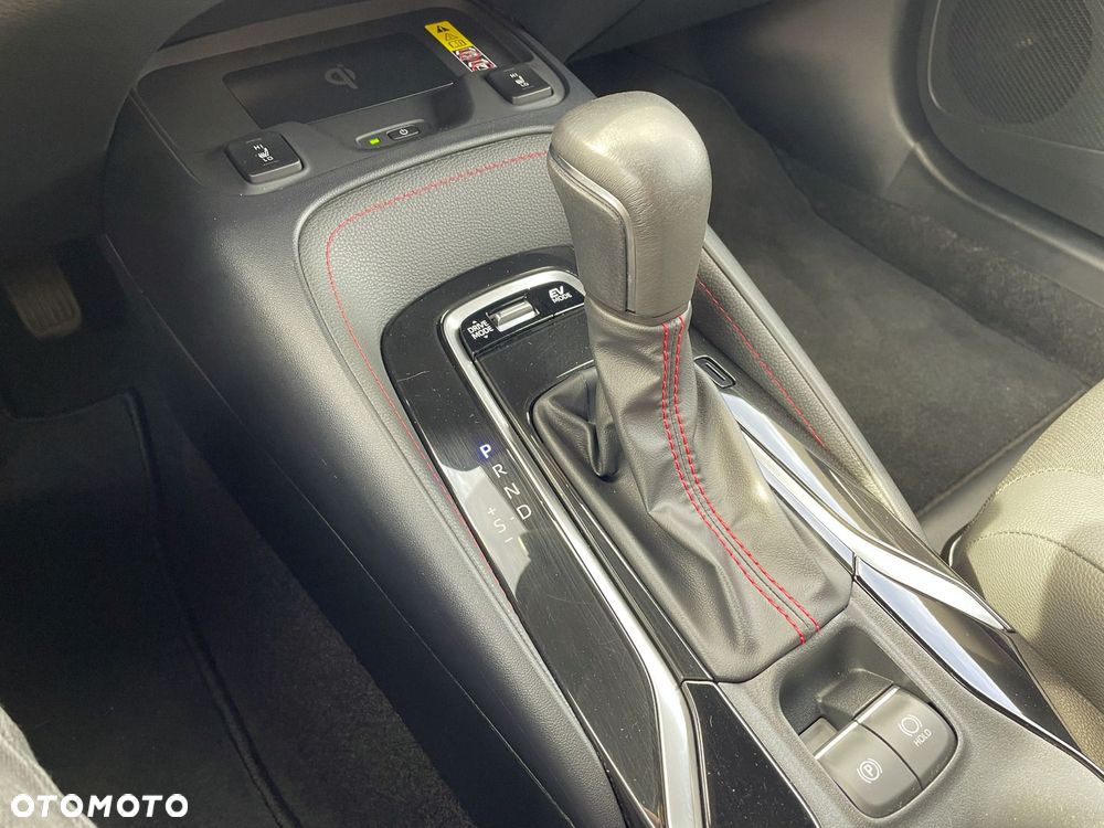 Toyota Corolla 2.0 Hybrid GR Sport Dynamic - 18