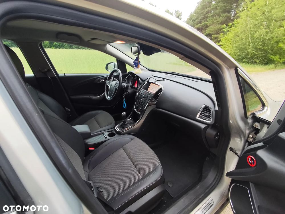 Opel Astra 1.4 Turbo Exklusiv - 10