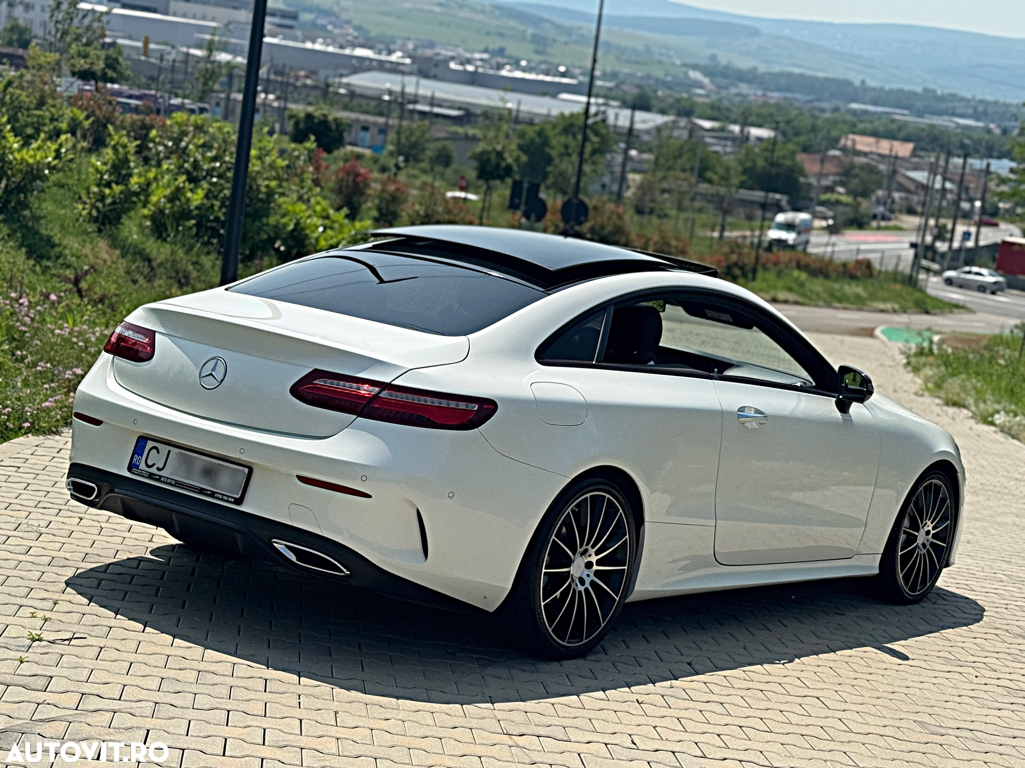 Mercedes-Benz E 220 d Coupe 9G-TRONIC AMG Line - 22