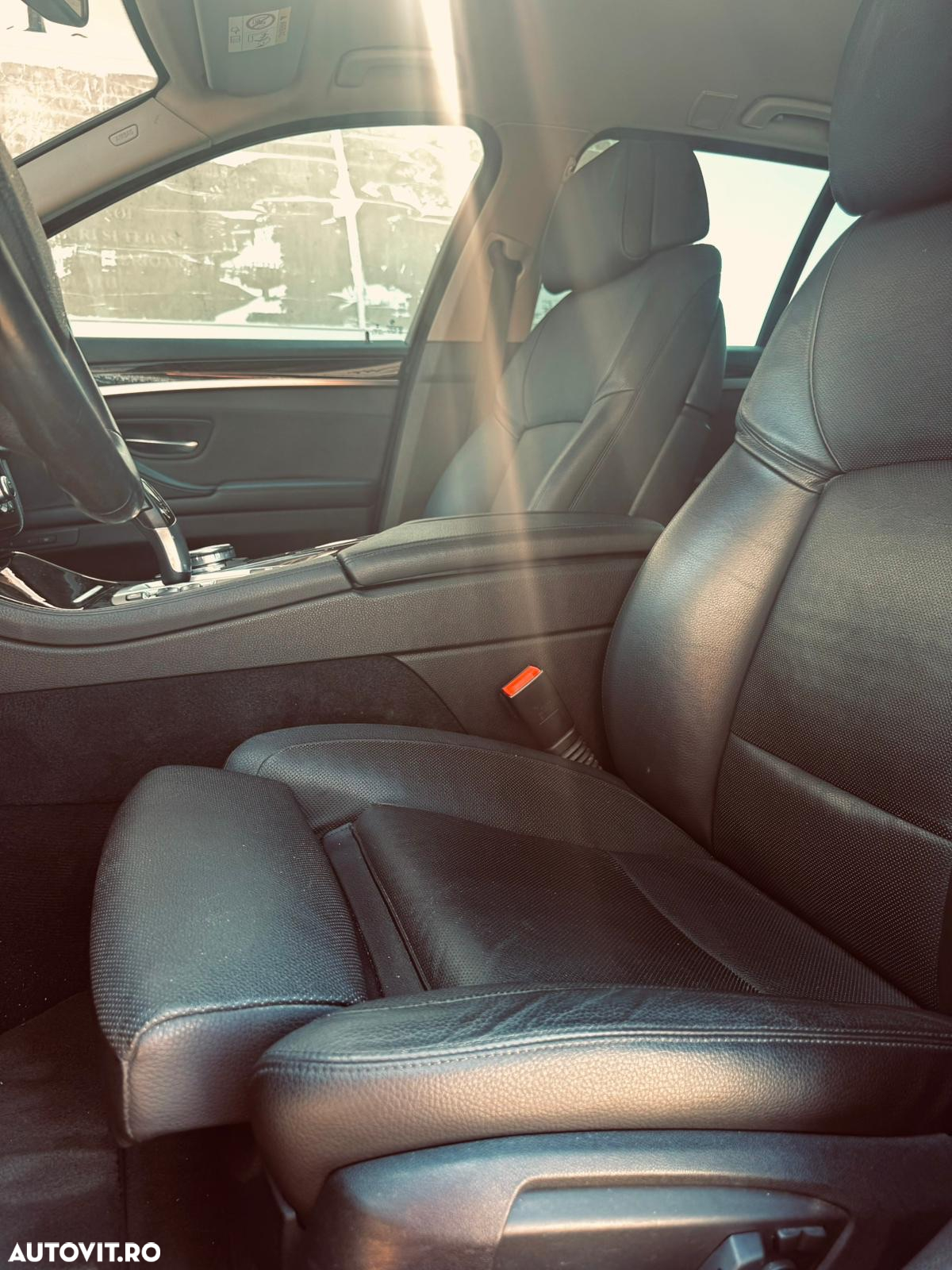 BMW Seria 5 525d xDrive Touring Aut. Luxury Line - 11