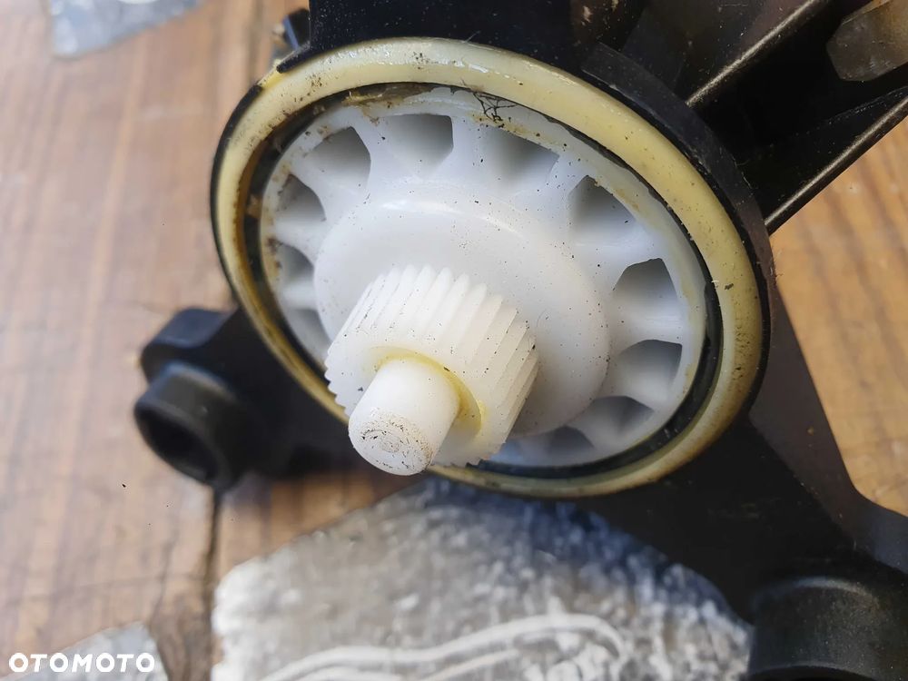 Mechanizm Szyby Przekładnia Korbka Korbki Otwierania Szyby AUDI A4 B6 B7 Sedan Kombi - 23