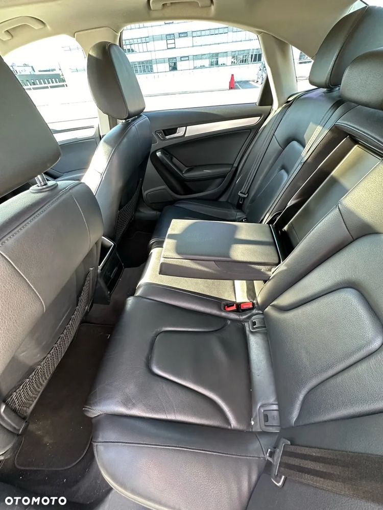 Audi A4 Limousine 2.0 TFSI quattro S tronic Ambiente - 17