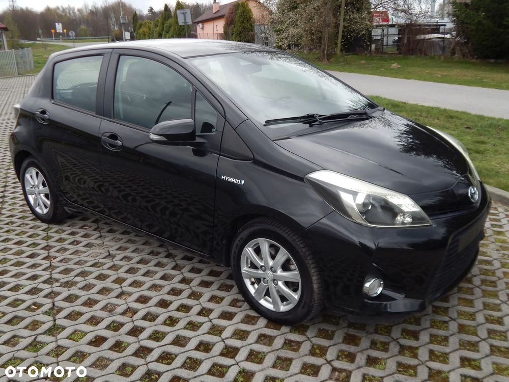 Toyota Yaris Hybrid 100 Dynamic - 6