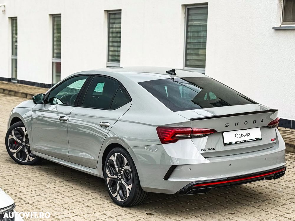 Skoda Octavia 2.0 TSI 265 CP DSG RS - 6