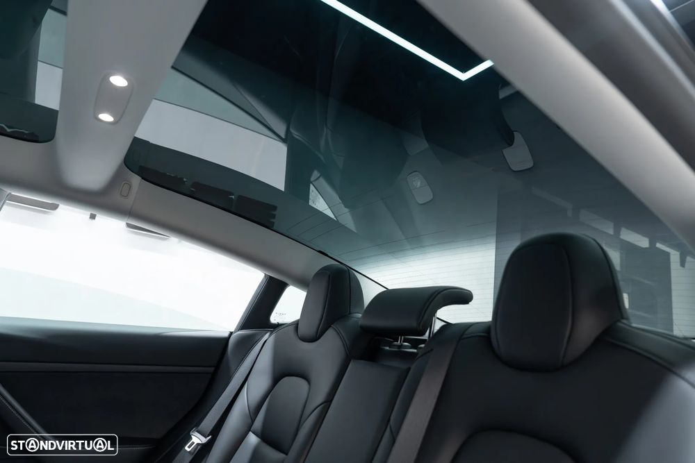 Tesla Model 3 Long Range Tração Traseira - 48