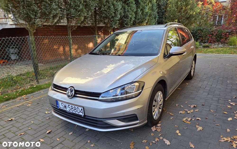 Volkswagen Golf - 1
