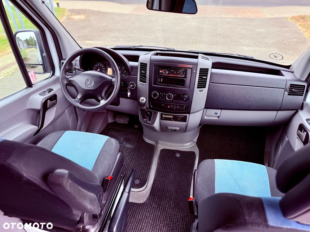 Mercedes-Benz SPRINTER 516 - 23