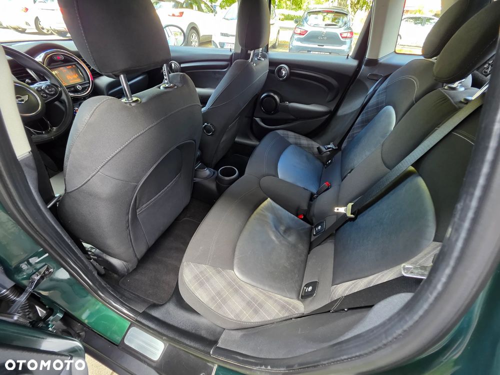 MINI Cooper Standard - 16