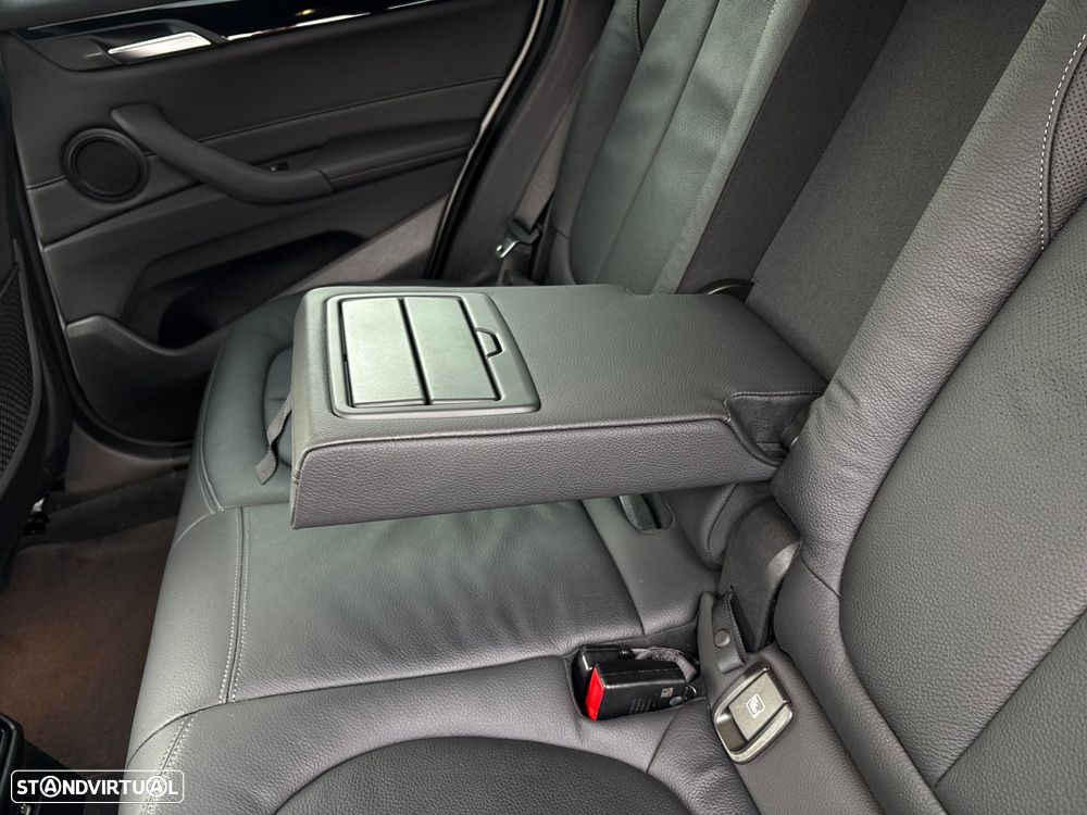 BMW X1 25 e xDrive Line Sport - 40