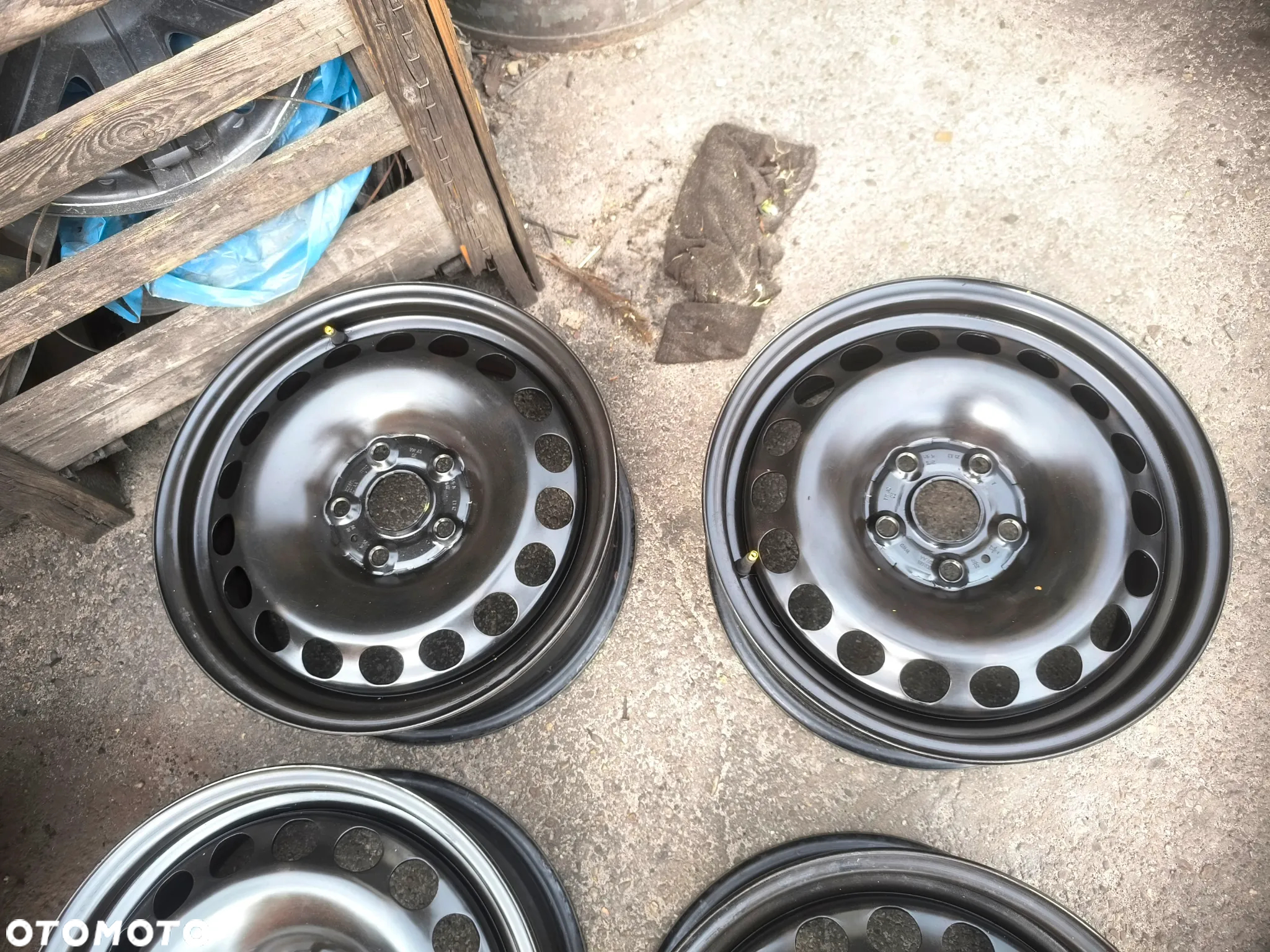 5x112 Felgi Stalowe Stal 16 VW GOLF 6 VI 7 VII TOURAN JETTA CADDY PASSAT B5 B6 B7 SKODA OCTAVIA 2 3 YETI SUPERB SEAT LEON TOLEDO ALTEA EXEO AUDI A3 8P 8V A4 B5 B6 A6 C5 C6 Legnica ALU-RAD - 5