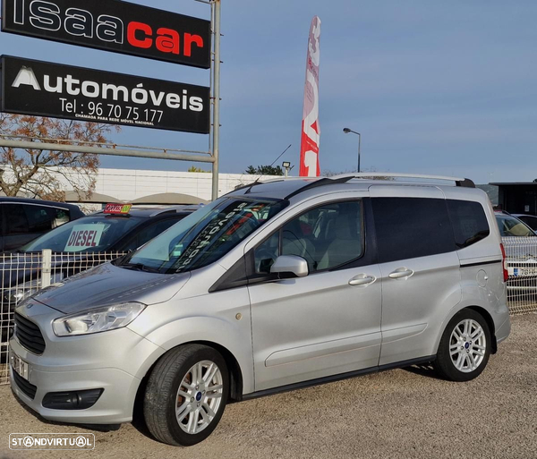 Ford Tourneo Courier 1.0 EcoBoost Titanium