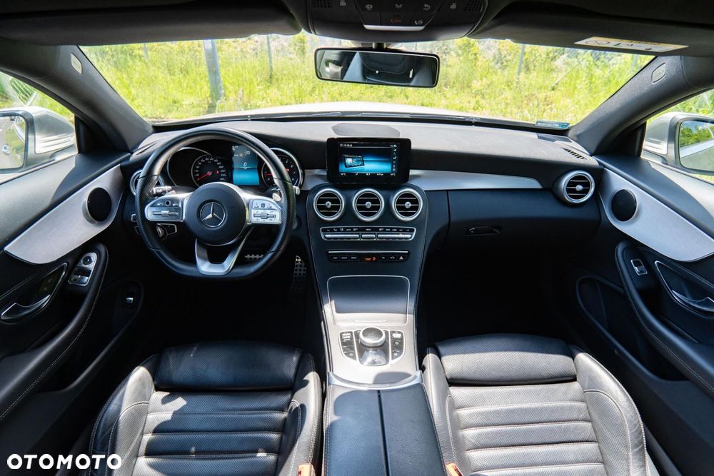 Mercedes-Benz Klasa C 300 9G-TRONIC - 11