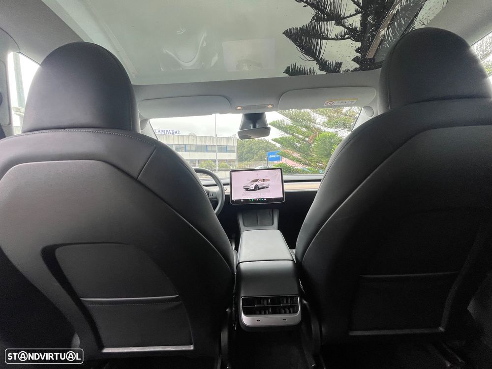Tesla Model Y Standard - 40