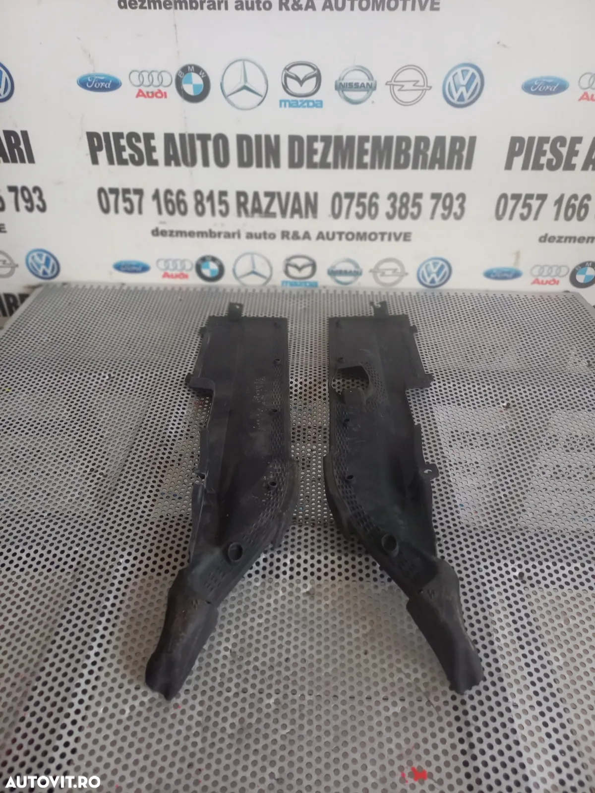 Capac Protectie Grila Stergatoare Audi A8 4H D4 An 2010-2011-2012-2013-2014-2015-2016-2017 Volan St - 2
