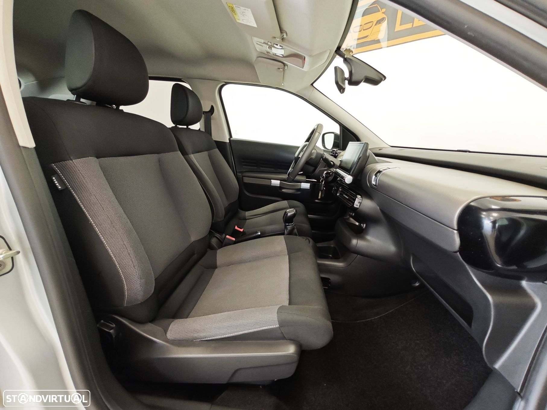 Citroën C4 Cactus 1.2 PureTech Shine - 27