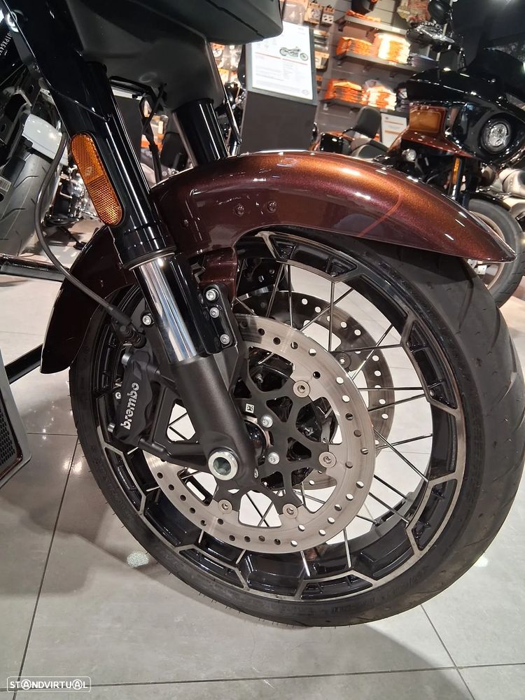 Harley-Davidson Street Street Glide CVO - 10