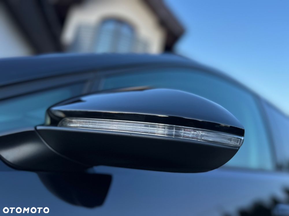 Volkswagen Golf - 28