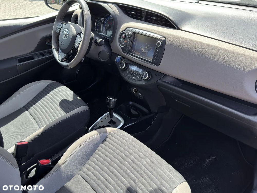 Toyota Yaris Hybrid 100 Selection Platinum - 7