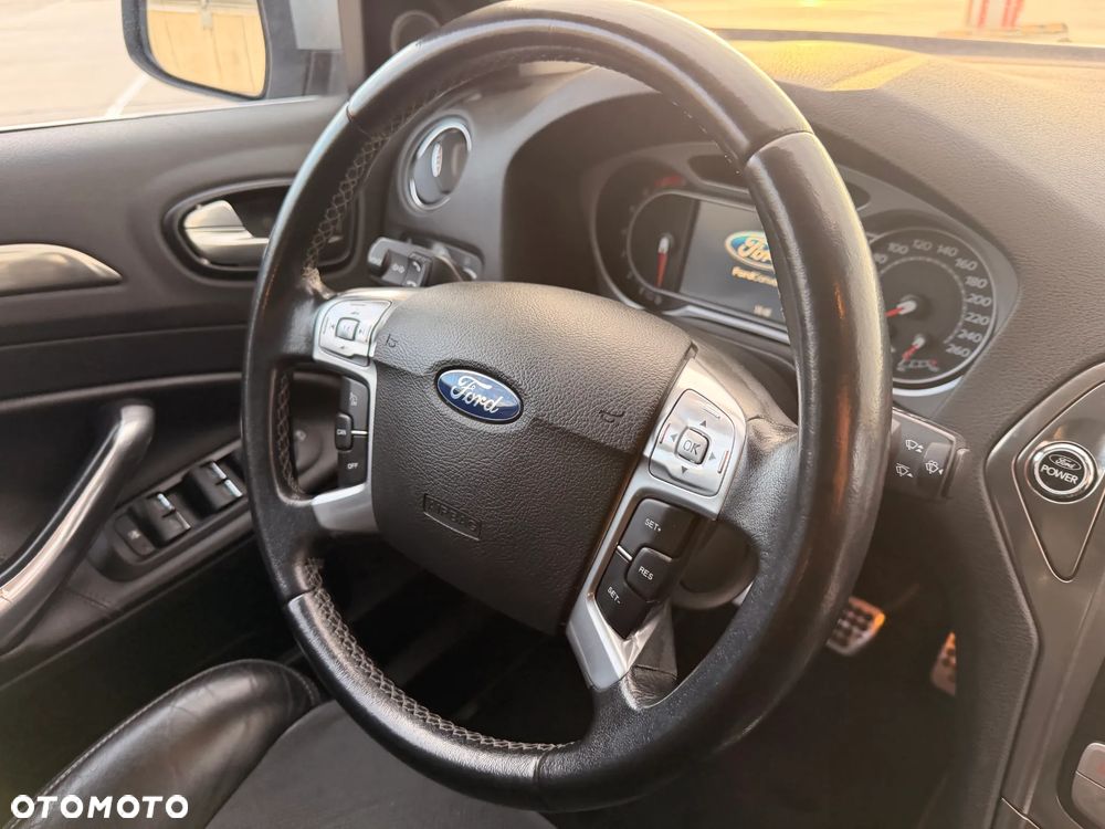Ford Mondeo 2.5 Titanium S - 24