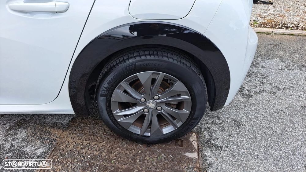 Peugeot e-208 50 kWh Allure - 24