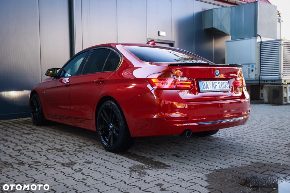 BMW Seria 3 320d DPF Edition Sport - 14