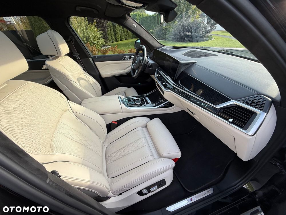 BMW X7 M50d sport - 36