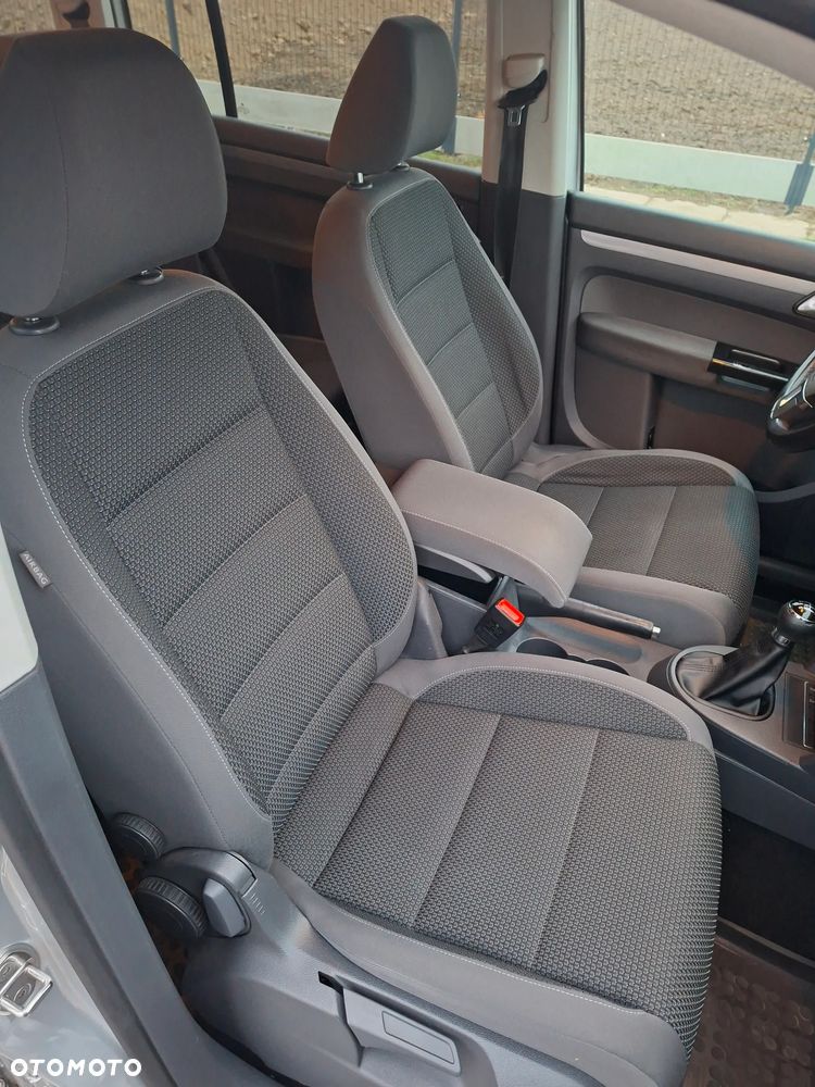 Volkswagen Touran 1.6 TDI DPF BlueMotion Technology Comfortline - 15