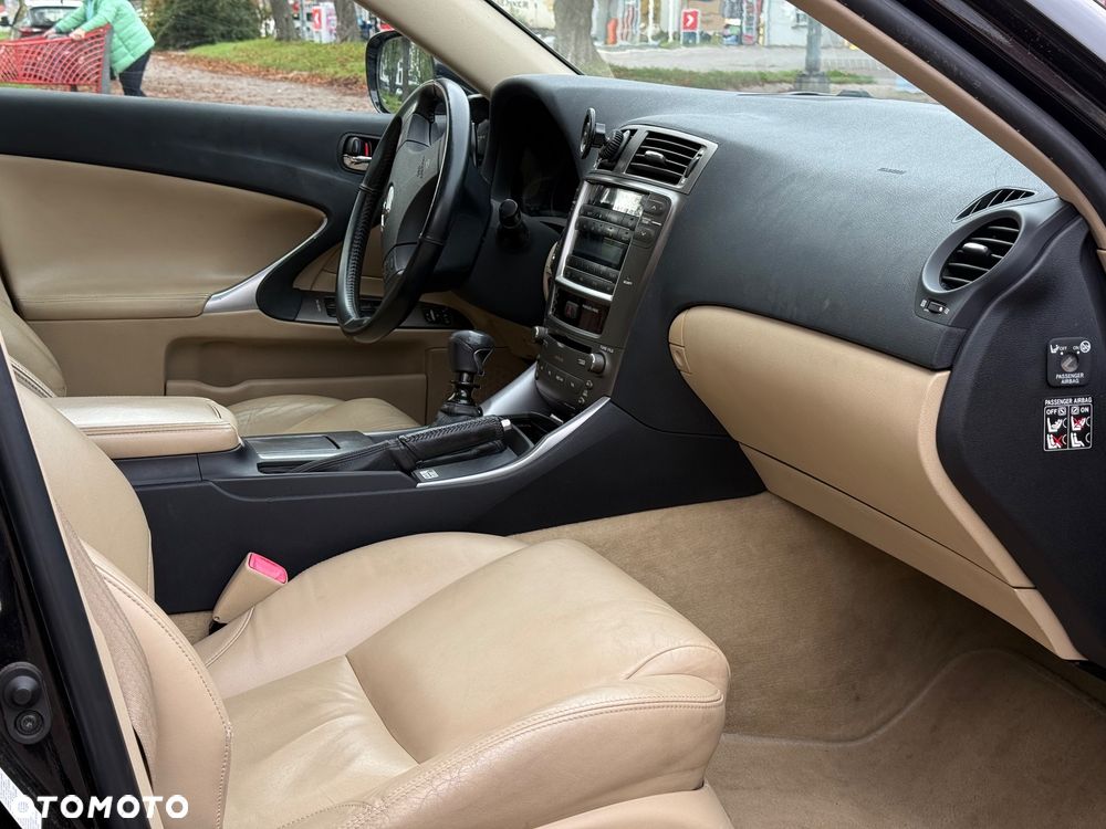Lexus IS 220 D Comfort - 9