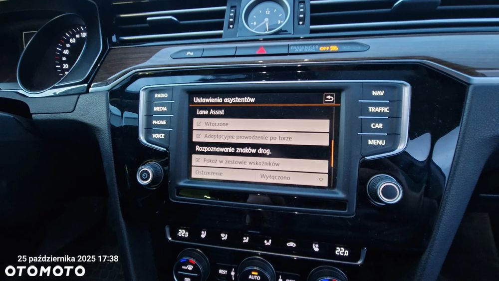 Volkswagen Passat - 24