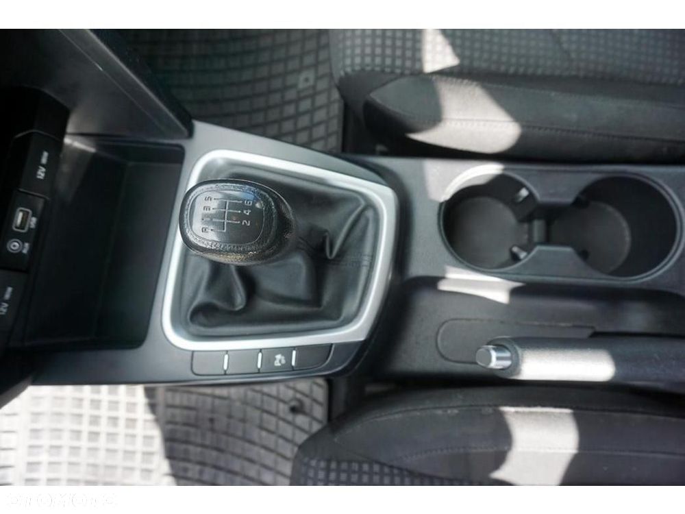 Kia Ceed - 22