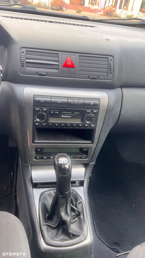 Skoda Octavia 2.0 Combi Elegance - 14