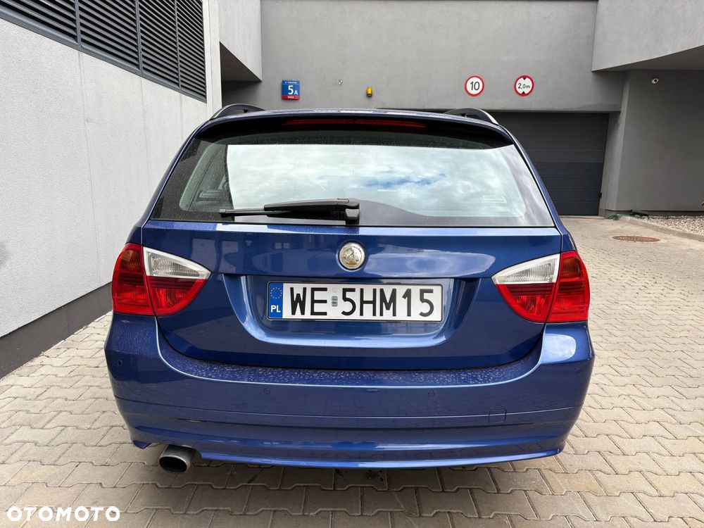 BMW Seria 3 320i - 7