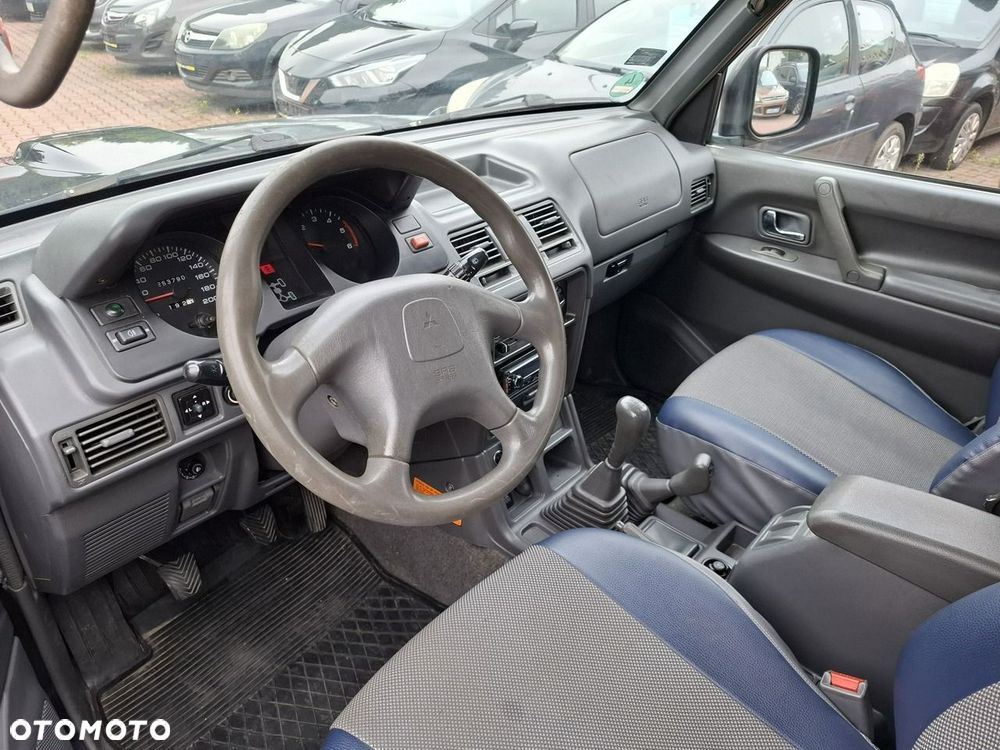 Mitsubishi Pajero - 9